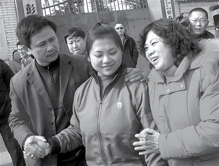 被杀害19岁女孩背景关于被杀害的19岁女孩的背景，由于信息有限，我无法提供具体的细节。